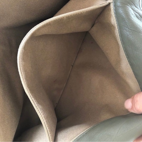 Authentic Chanel Flap Classic Quilted CC Shoulder Chain Bag - Picture 14 of 15